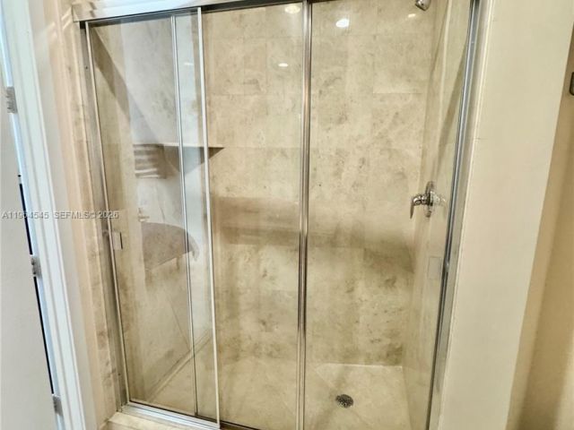 Apartment for rent  Unit #5208 - photo 7426319