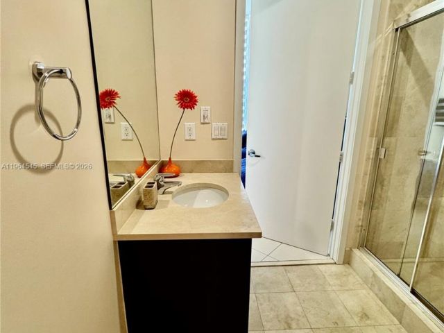 Apartment for rent  Unit #5208 - photo 7426320