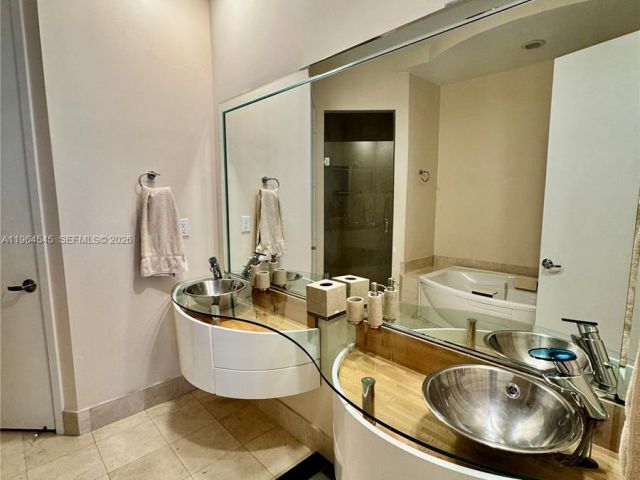 Apartment for rent  Unit #5208 - photo 7426323