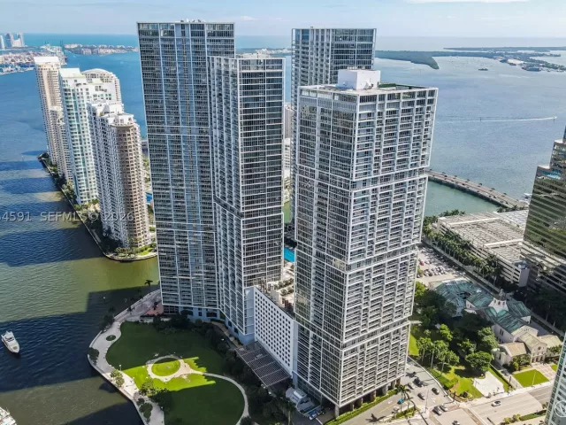 1-bedroom condo for sale in Miami - 465 Brickell Ave 917 - MondialRealty