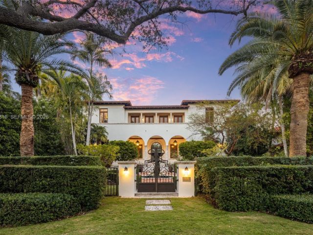 Home for sale at 221 Casuarina Concourse - photo 7470842