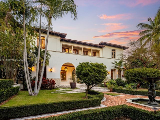 Home for sale at 221 Casuarina Concourse - photo 7470843