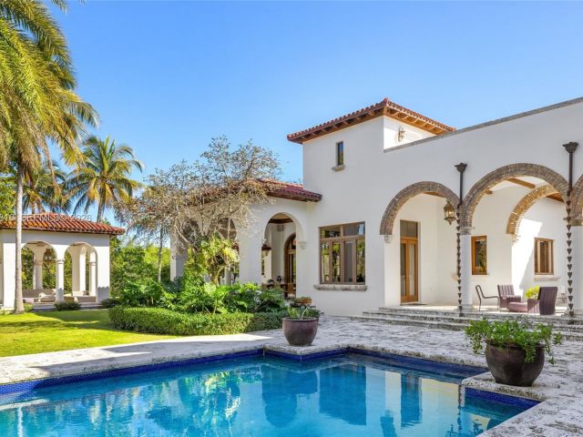 Home for sale at 221 Casuarina Concourse - photo 7470851