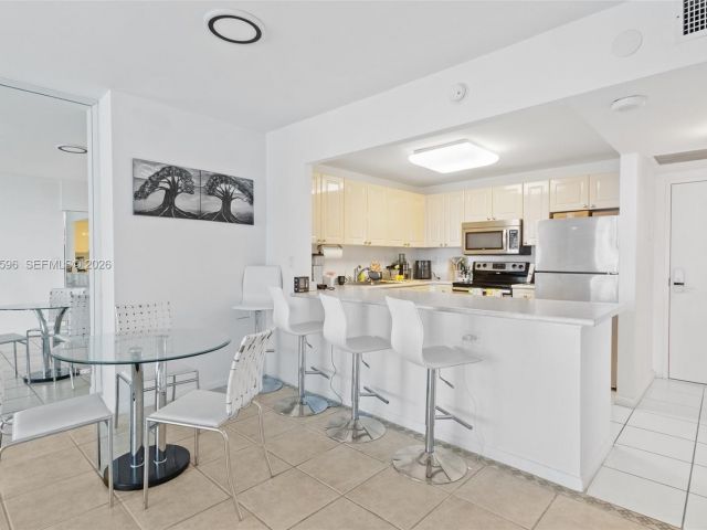 Apartment for rent  Unit #504 - photo 7510132