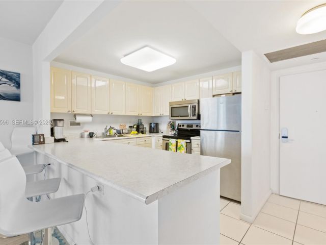 Apartment for rent  Unit #504 - photo 7510133