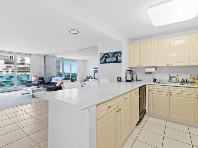 Apartment for rent  Unit #504 - photo 7510136