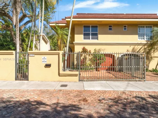 2-bedroom home for sale in Miami - 3197 Virginia St - MondialRealty