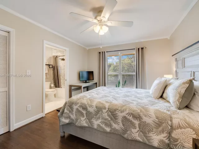 2-bedroom home for sale in Miami - 3197 Virginia St - MondialRealty