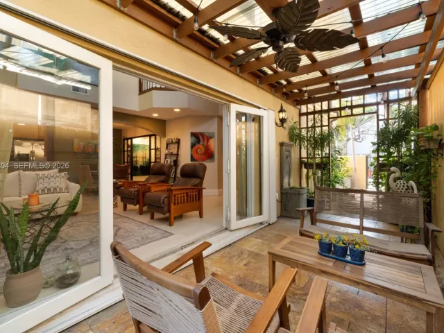 2-bedroom home for sale in Miami - 3197 Virginia St - MondialRealty