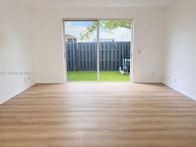 2-bedroom home for rent in Miami - 835 NE 212th Ter 4 - MondialRealty