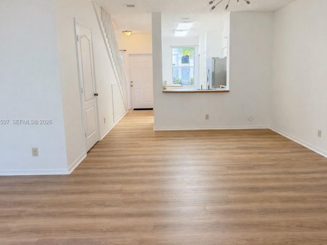 2-bedroom home for rent in Miami - 835 NE 212th Ter 4 - MondialRealty