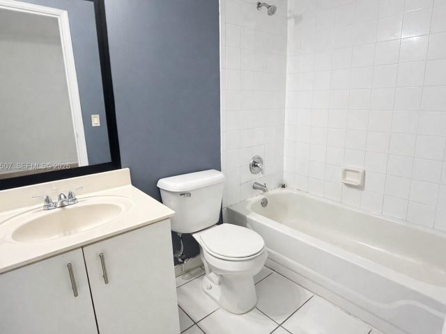 2-bedroom home for rent in Miami - 835 NE 212th Ter 4 - MondialRealty