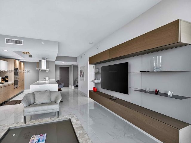 Apartment for sale  Unit #706 - photo 7503456