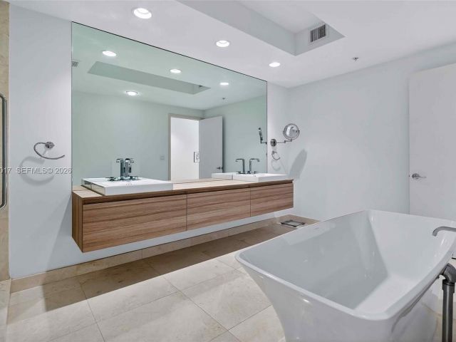 Apartment for sale  Unit #706 - photo 7503465