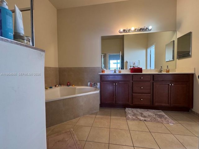 Home for rent at 9165 SW 170th Ave . - photo 7428464