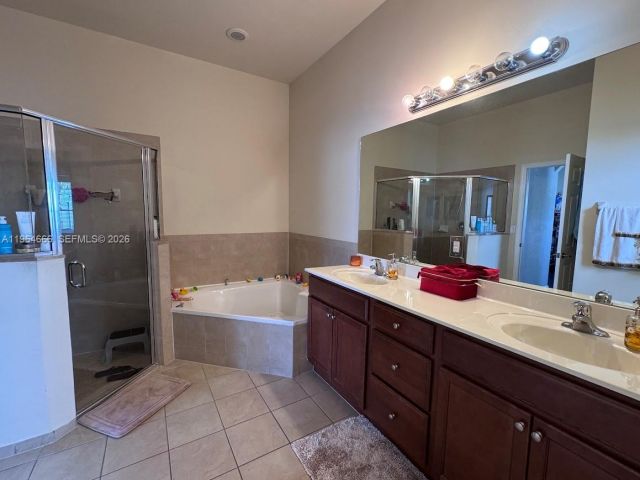 Home for rent at 9165 SW 170th Ave . - photo 7428465