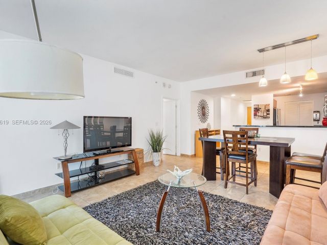 Apartment for rent  Unit #1906 - photo 7434740