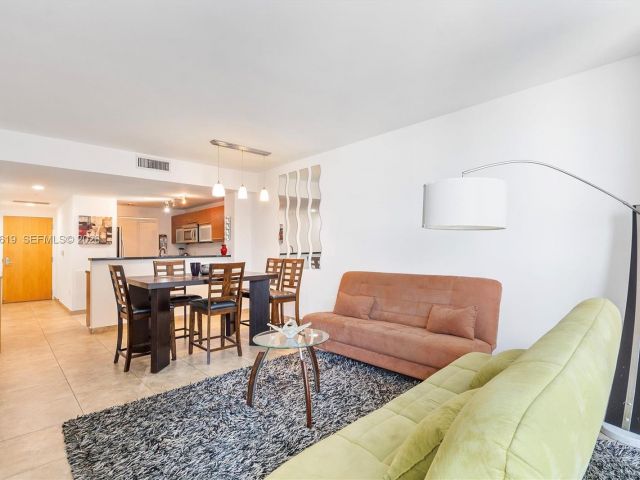 Apartment for rent  Unit #1906 - photo 7434742