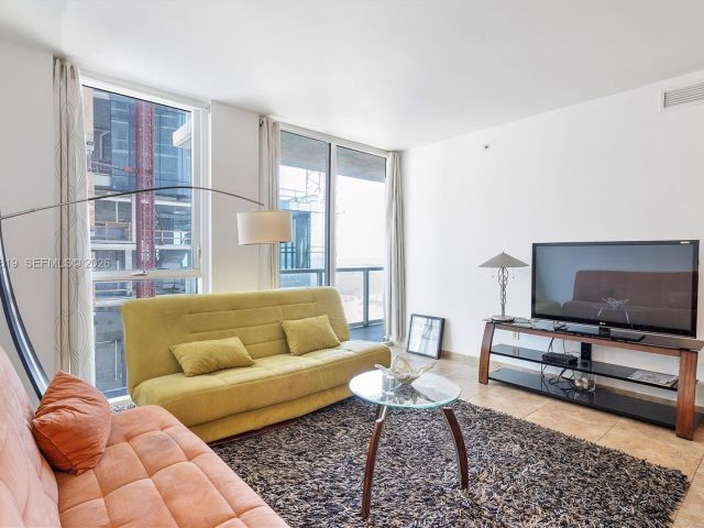 Apartment for rent  Unit #1906 - photo 7434744