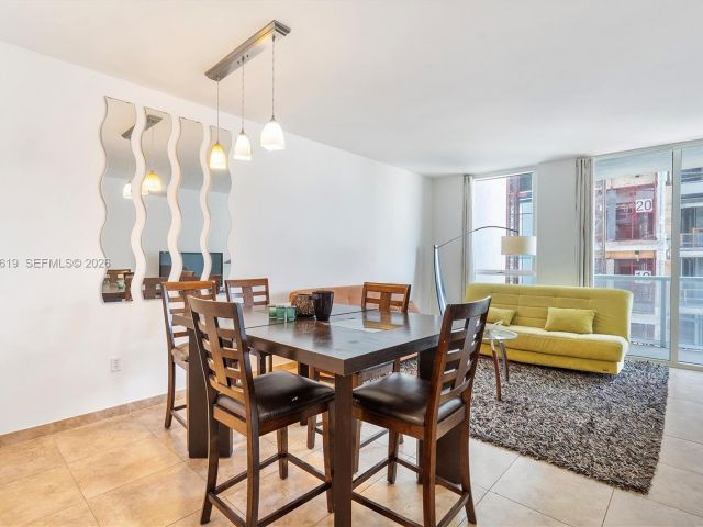 Apartment for rent  Unit #1906 - photo 7434745