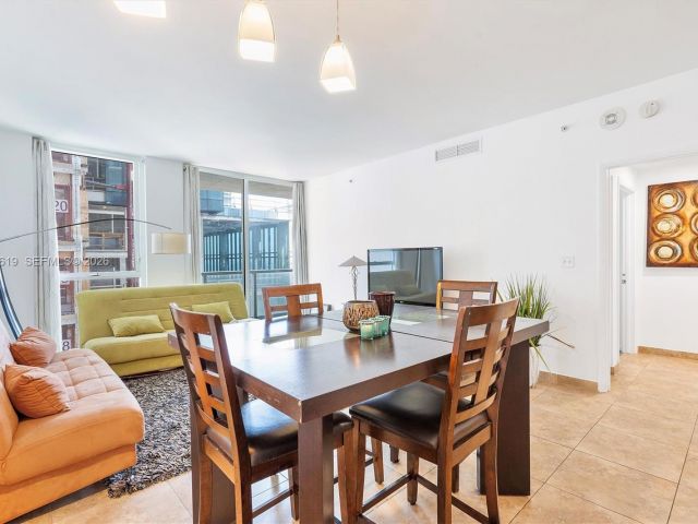 Apartment for rent  Unit #1906 - photo 7434746