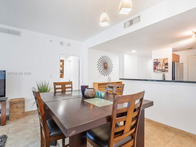 Apartment for rent  Unit #1906 - photo 7434747