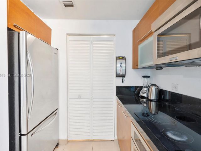 Apartment for rent  Unit #1906 - photo 7434751