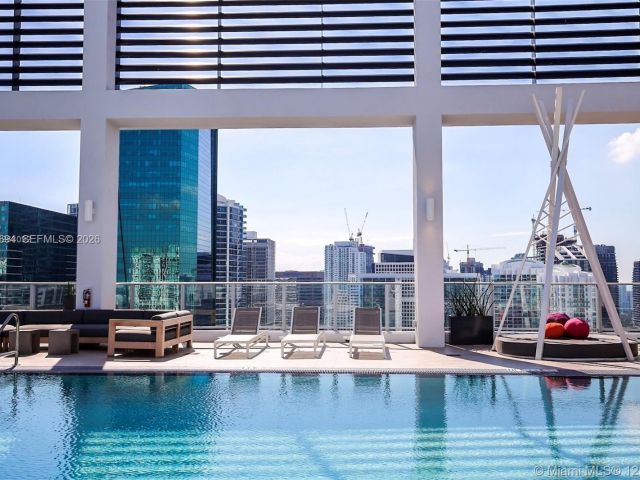 2-bedroom condo for rent in Miami - 151 SE 1st St 1501 - MondialRealty