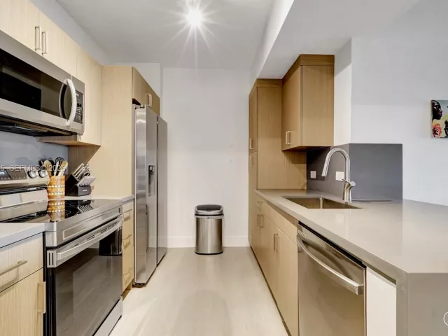 2-bedroom condo for rent in Aventura - 18800 NE 29th Ave 517 - MondialRealty