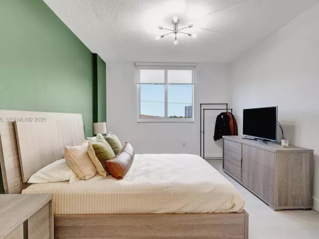 2-bedroom condo for rent in Aventura - 18800 NE 29th Ave 517 - MondialRealty