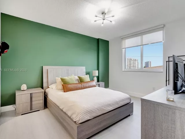 2-bedroom condo for rent in Aventura - 18800 NE 29th Ave 517 - MondialRealty