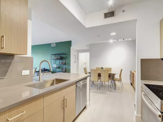 2-bedroom condo for rent in Aventura - 18800 NE 29th Ave 517 - MondialRealty