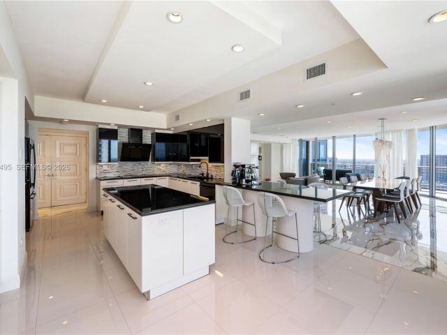 Apartment for sale  Unit #2106 - photo 7440500