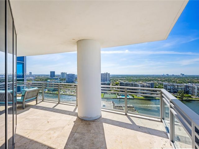 Apartment for sale  Unit #2106 - photo 7440508