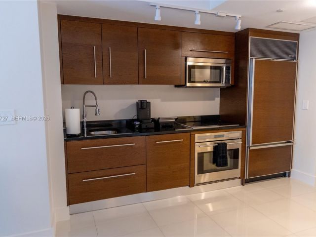 Apartment for sale  Unit #3510 - photo 7429072