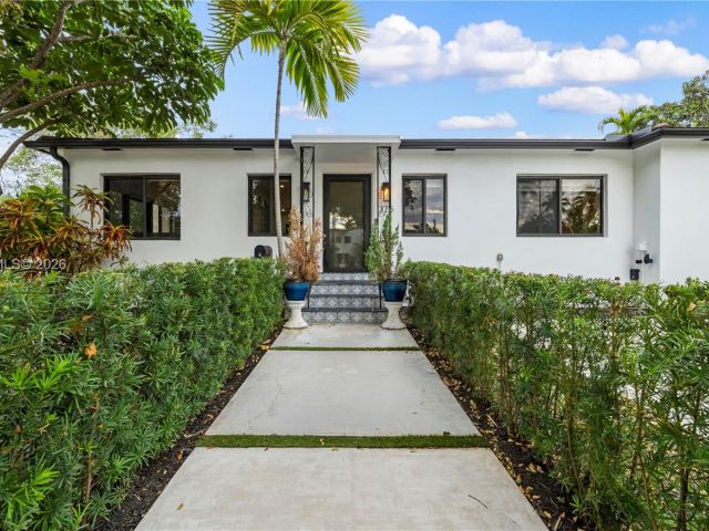 Home for sale at 375 SW 32nd Rd - photo 7428469