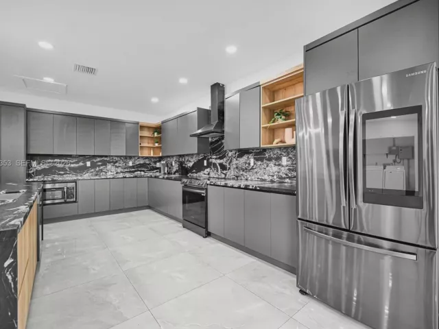 4-bedroom home for sale in Miami - 112 NW 53rd St - MondialRealty