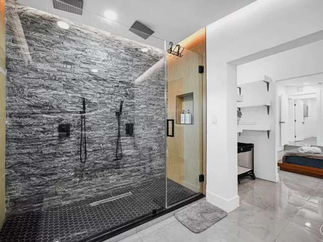 4-bedroom home for sale in Miami - 112 NW 53rd St - MondialRealty