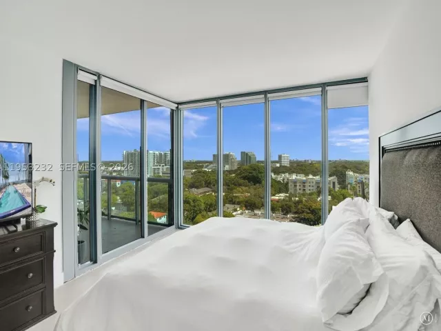 2-bedroom condo for sale in Miami - 601 NE 36th St 1003 - MondialRealty