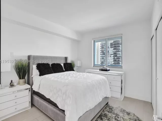 2-bedroom condo for sale in Miami - 601 NE 36th St 1003 - MondialRealty