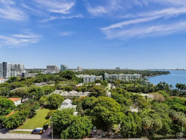 2-bedroom condo for sale in Miami - 601 NE 36th St 1003 - MondialRealty