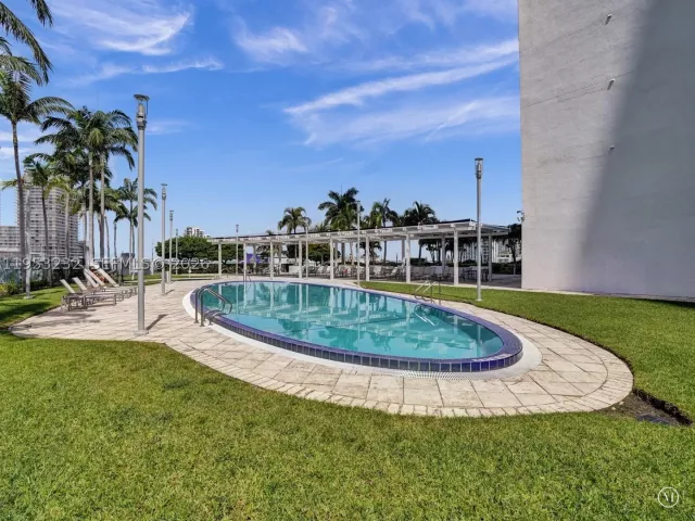 2-bedroom condo for sale in Miami - 601 NE 36th St 1003 - MondialRealty