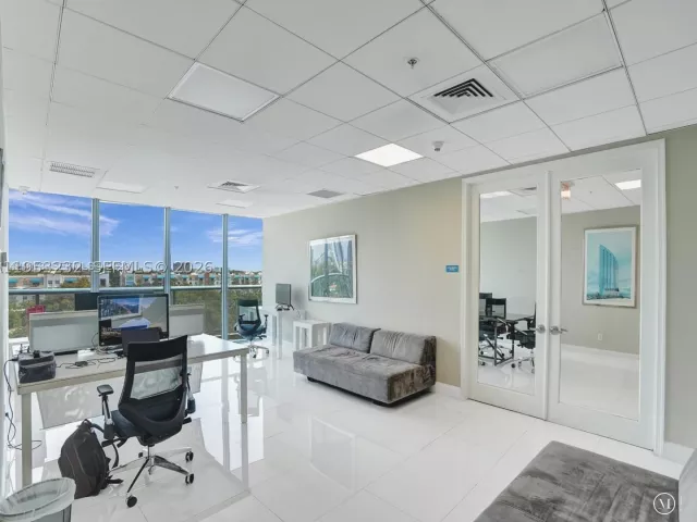 2-bedroom condo for sale in Miami - 601 NE 36th St 1003 - MondialRealty
