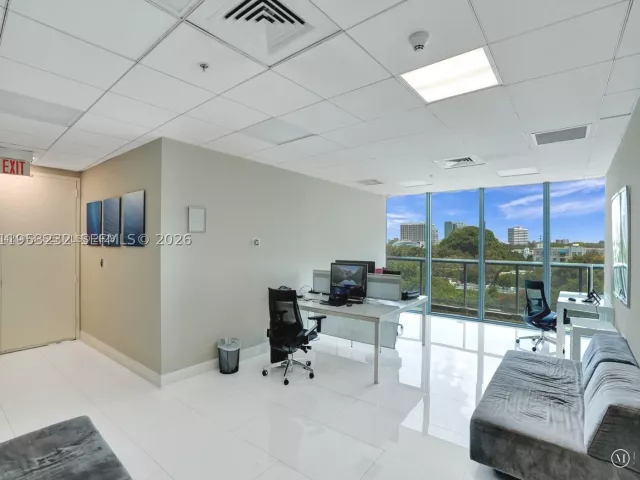 2-bedroom condo for sale in Miami - 601 NE 36th St 1003 - MondialRealty