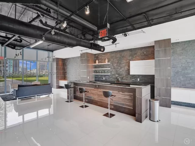 2-bedroom condo for sale in Miami - 601 NE 36th St 1003 - MondialRealty