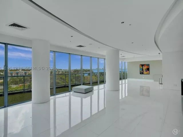 2-bedroom condo for sale in Miami - 601 NE 36th St 1003 - MondialRealty