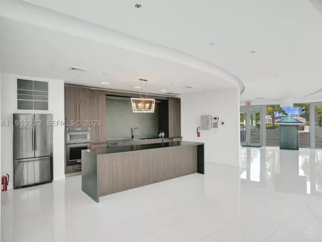 2-bedroom condo for sale in Miami - 601 NE 36th St 1003 - MondialRealty