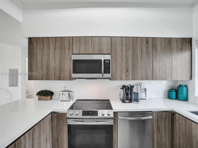 Apartment for sale  Unit #1003 - photo 7491407