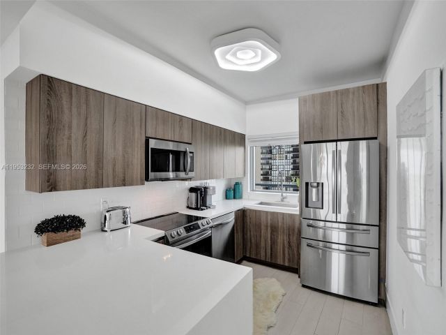 Apartment for sale  Unit #1003 - photo 7491408