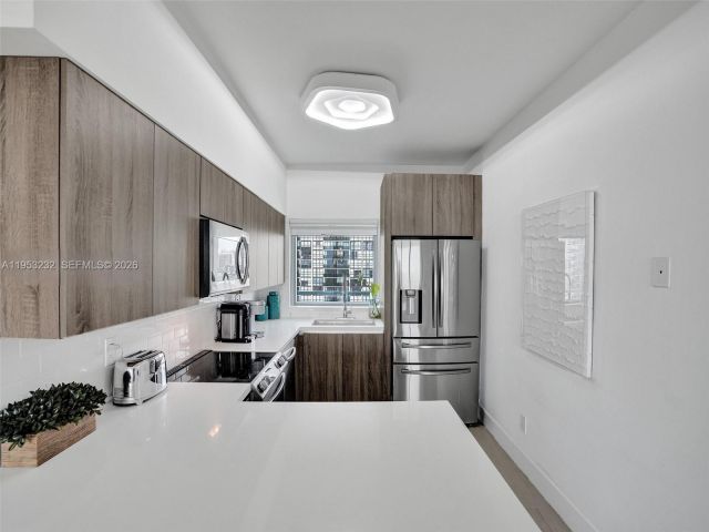 Apartment for sale  Unit #1003 - photo 7491409